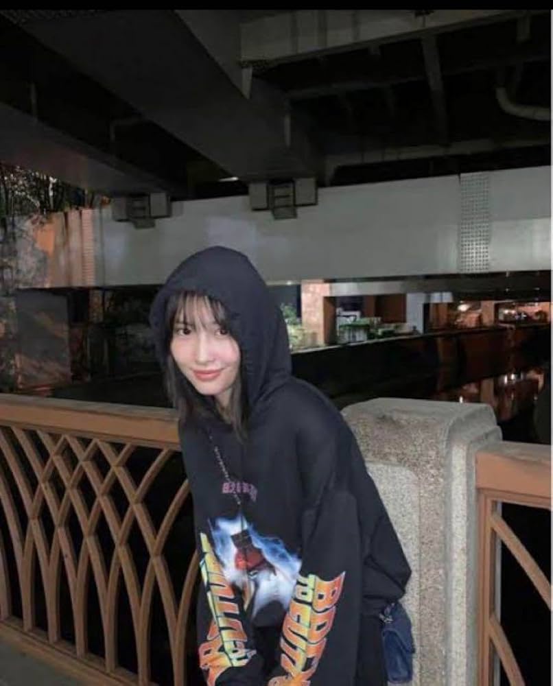 TWICE フードパーカー (M) 51grcrvJ79L._UF350,350_QL50_.jpg