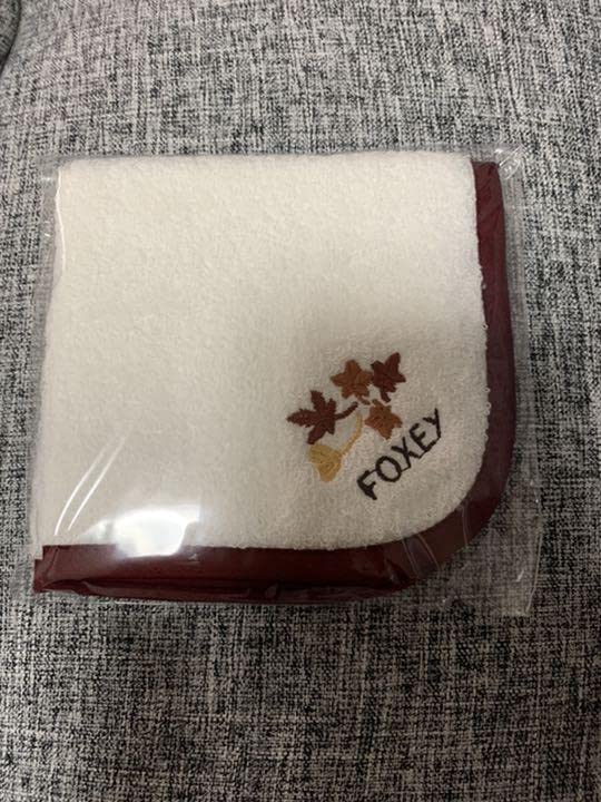 Amazon.co.jp: フォクシー ノベルティ foxey タオル ハンカチ ミニ  