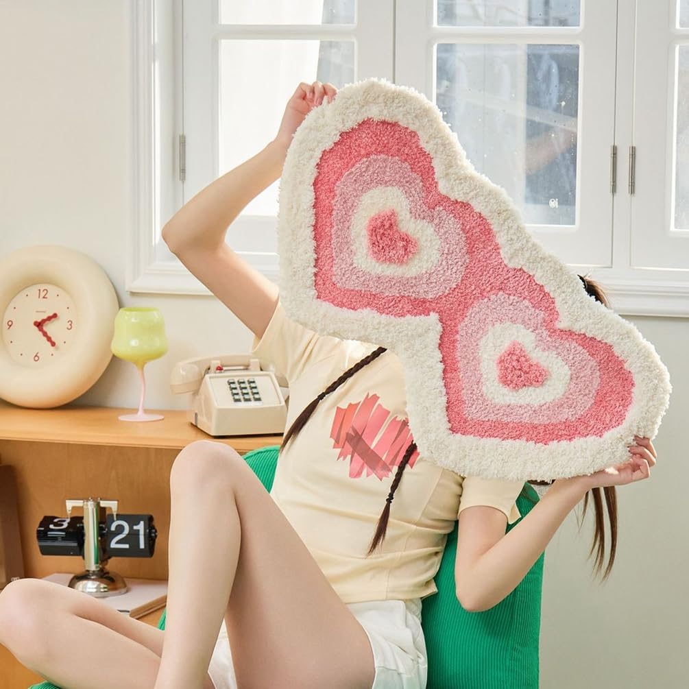Thick Plush Heart-Shaped Bath Rug,Pink Heart Shape Tufted Bath Mat Absorbent Non Slip Bathroom Runner Rugs,Washable Indoor Doormat for Bedroom,Living Room,Hallway Aesthetic Decor 18" x 65"