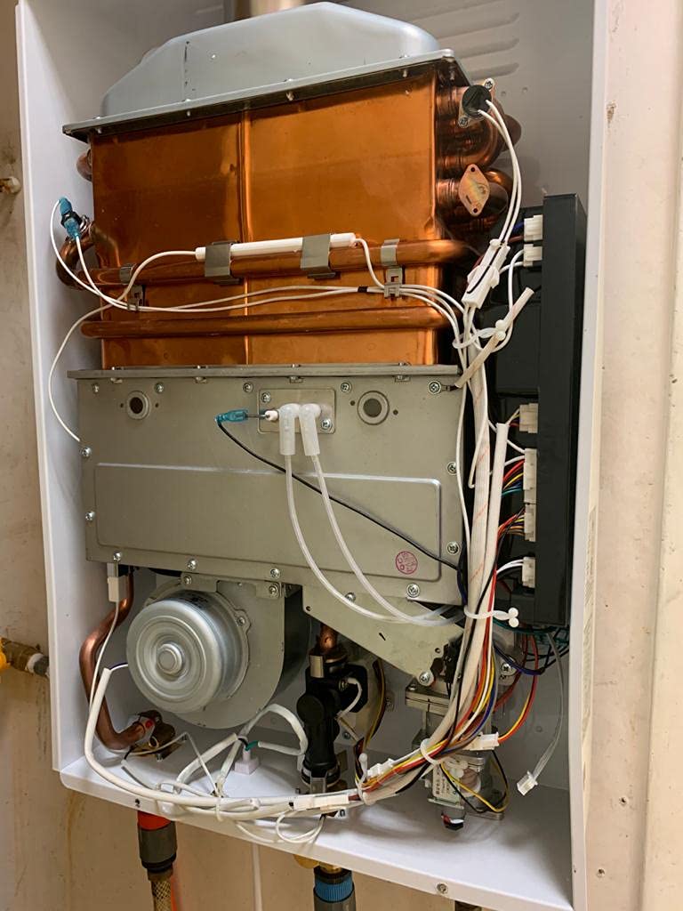 Excel Pro Tankless Whole House Gas Water Heater NATURAL GAS 24 liters/min  CSA approved Compare to Rinnai, Rheem,Noritz, Bosch FREE FLUE KIT -  Amazon.com