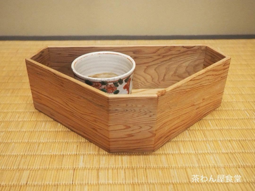 Amazon.co.jp: 3代川本春造『屋久杉袴腰莨盆』（共箱） : ホーム＆キッチン