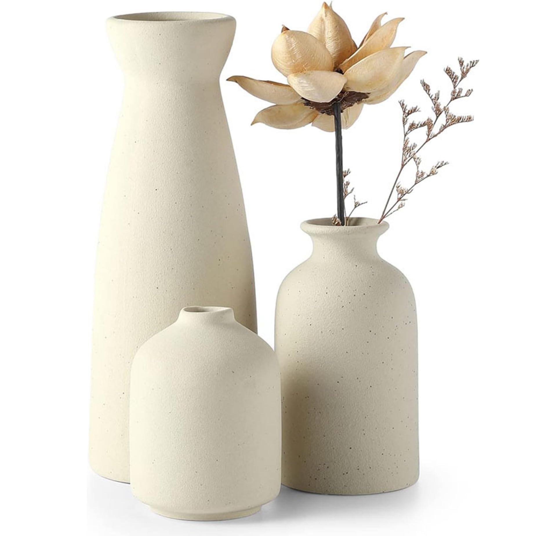 Vases en céramique beiges pour résoudre vos manques d'idées déco maison