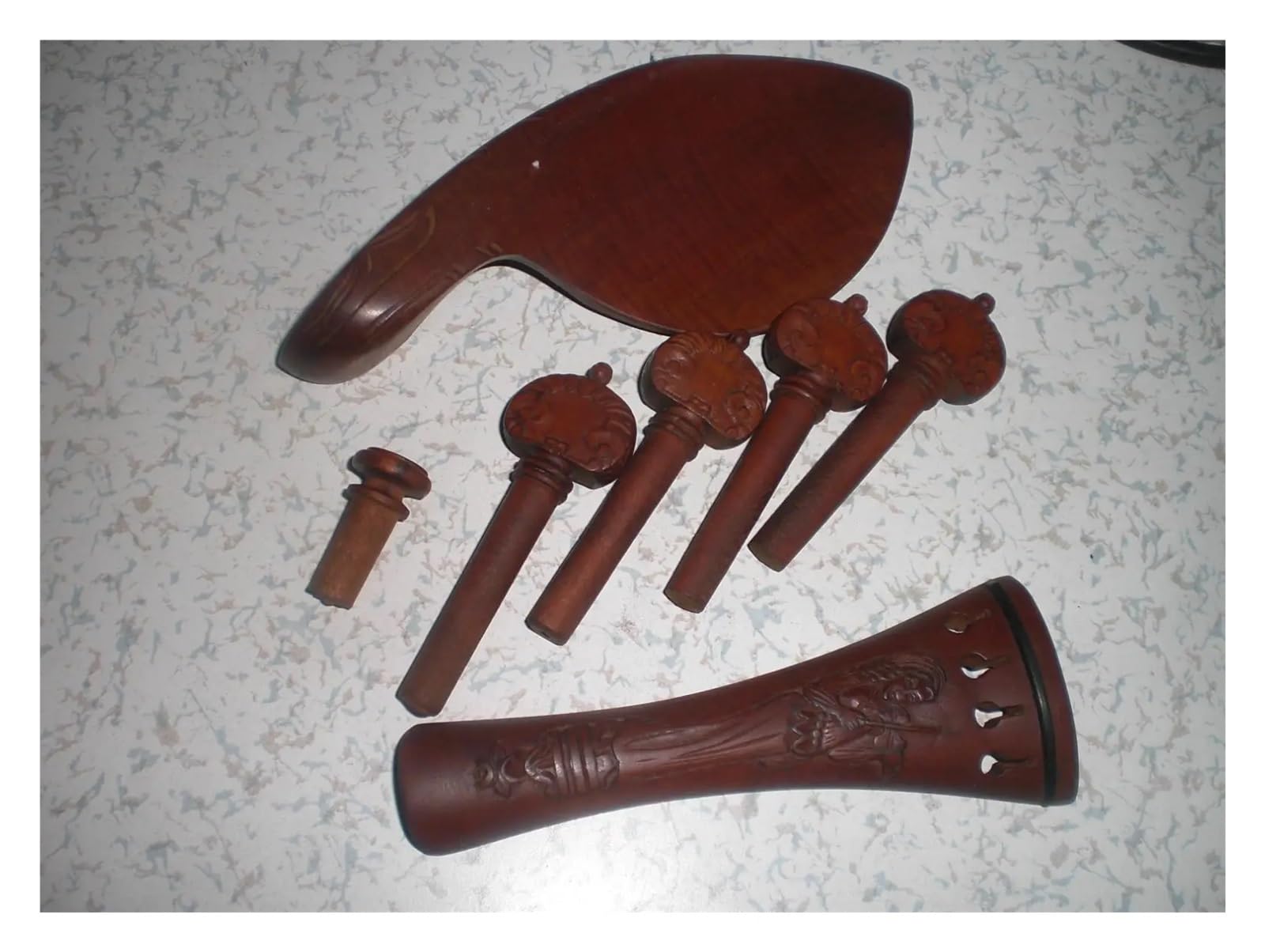 Mentonnière pour violon 1 ensemble de raccords for violon Jujube, 4/4 chevilles sculptées et repose-menton for, repose-épaule, coussinet protection for mentonnière for