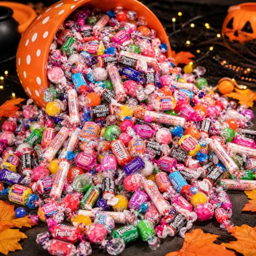 Image of Fun Express Bulk Candy Variety Pack 30 lb, Approx 3000 Pieces | Individually Wrapped Assorted Candy, Halloween Trick Or Treat, Party Favors, Pinata Stuffers & Goodie Bags