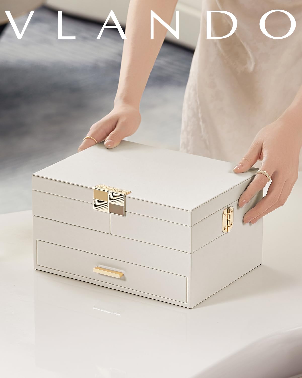 VLANDO Boîte à bijoux grande pour femmes - Organisateur de bijoux avec plateau coulissant - Boîte à bijoux avec tiroir pour colliers, bagues, bracelets, boucles d'oreilles - Pour mères et filles