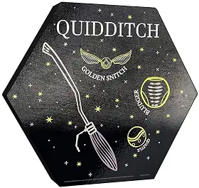 Harry Potter – Quadribol – Vassoura e Pomo Dourado – Impressão em madeira hexagonal de 29 x 25 cm – Pendure sozinho ou conecte a outras peças – Mercadoria oficialmente licenciada