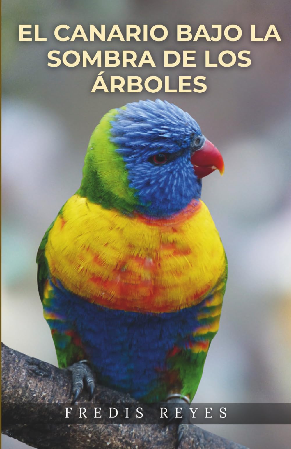 El canario bajo la sombra de los árboles