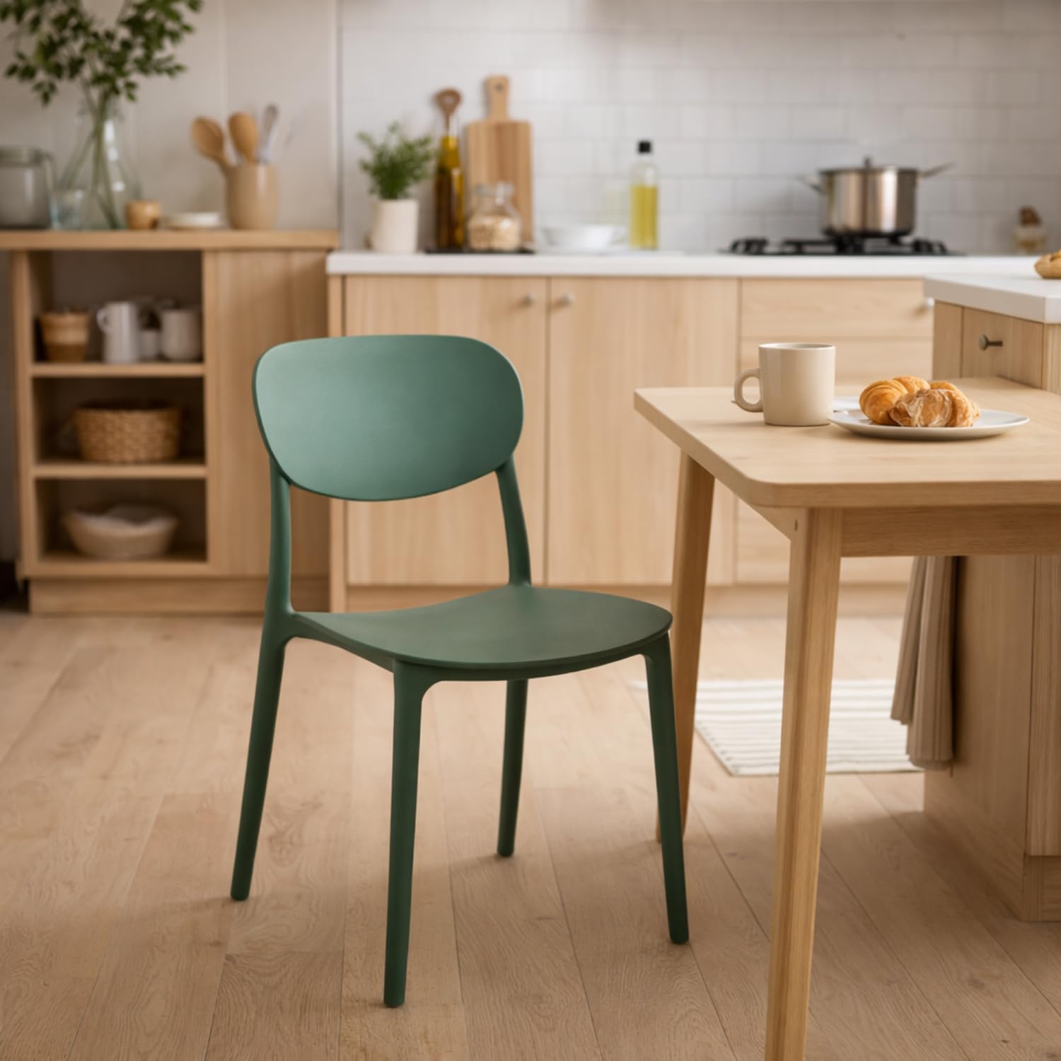 Sedia Verde Oliva Polipropilene Set da 4 Impilabili Design Ergonomico Minimalista Dimensioni 79 x 54,5 x 46 cm Interno Esterno Casa Ufficio Bar Ristorante