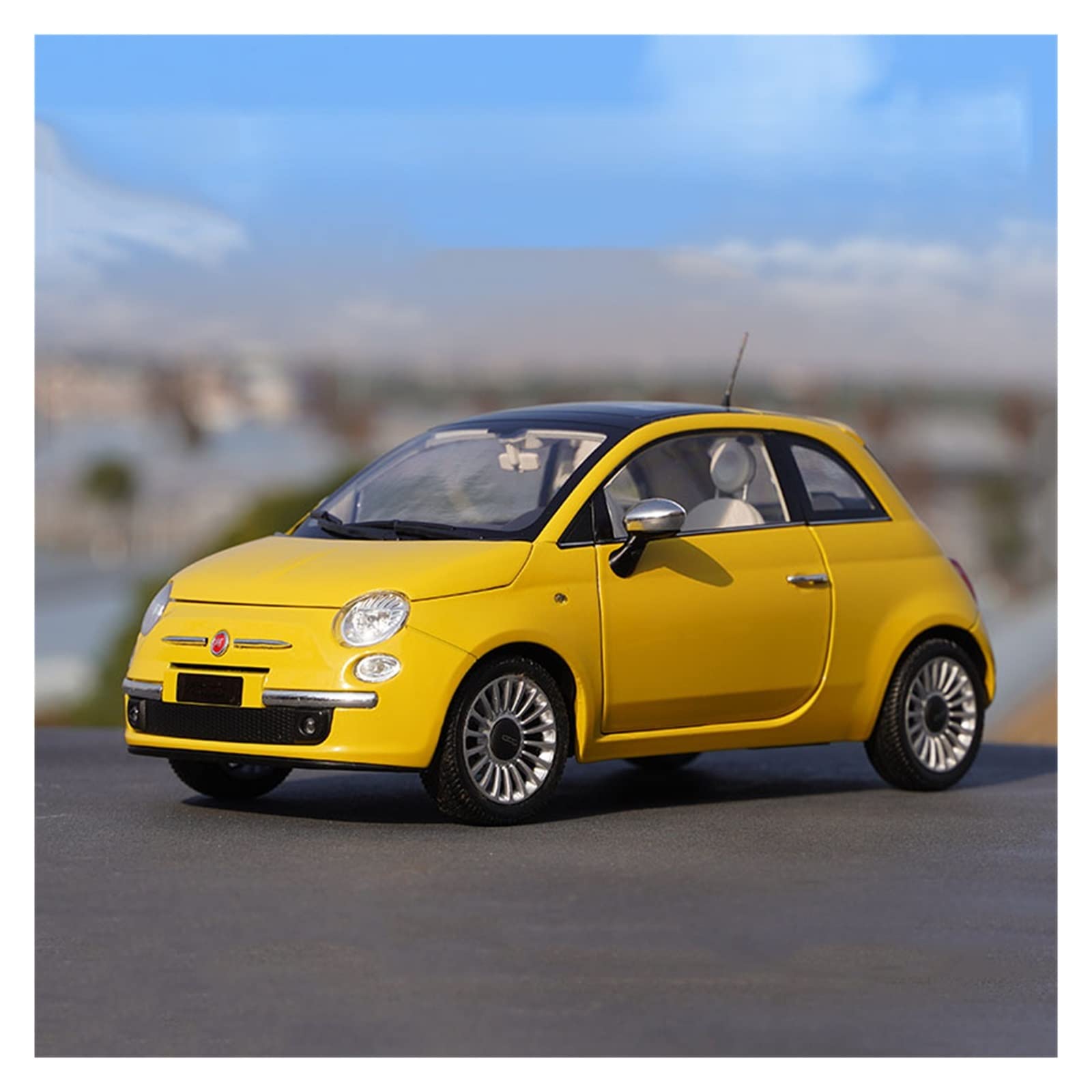 Amazon.co.jp: 最高の贈り物 1/18 フィアット 500 金属鋳造静的車