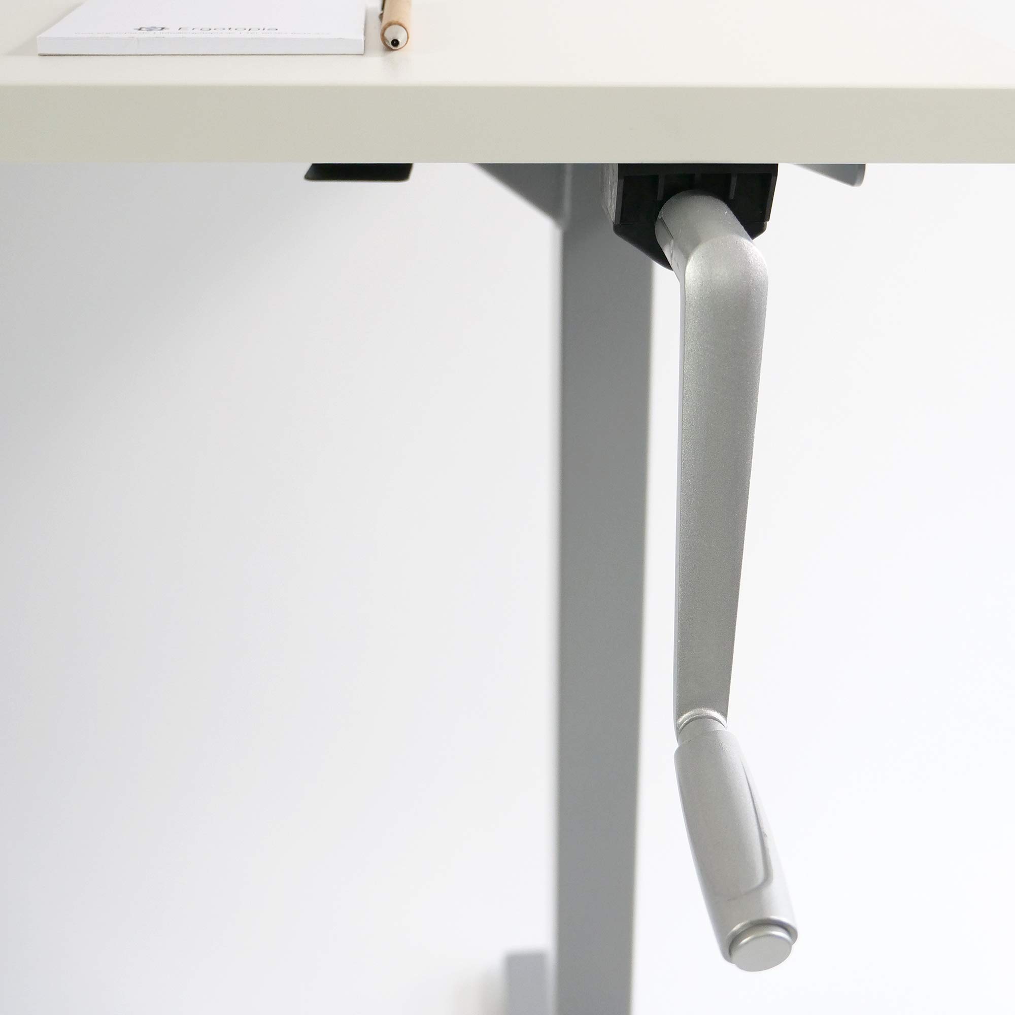 Ergotopia Desktopia Budget Höhenverstellbarer Schreibtisch | Per Kurbel verstellbares Tischgestell | Breite verstellbar für alle gängigen Tischplatten (Grau, Ohne Tischplatte)