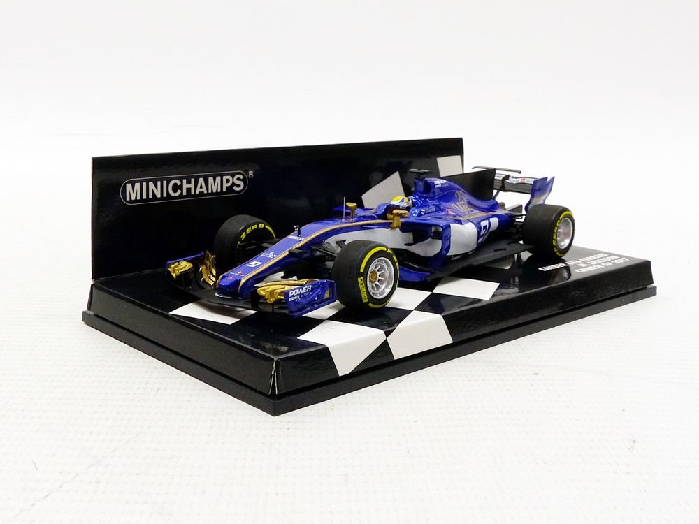 【希少品】 MINICHAMPS 1/43 F1 2017 SAUBER C36 Minichamps 1:43 2017 Sauber F1 Team Ferrari C36 - M