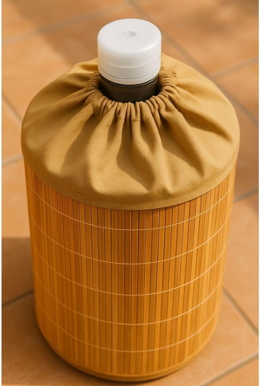 Orret Home Hasır Bambu Damacana Kılıfı – 53x42 cm El Örgüsü Hasır Damacana Örtüsü, Estetik Su Damacanası Kaplama, Dekoratif Ev ve Mutfak Aksesuarı 19 L Damacana Uyumlu