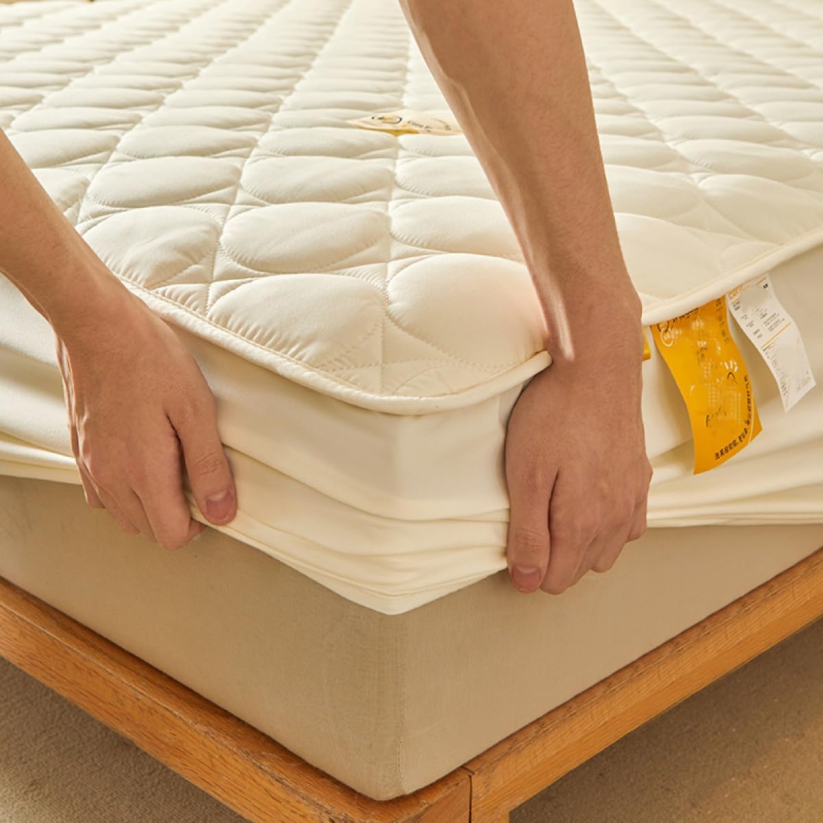 Mattress Cover Mattress Protector Hotel All-Inclusive Anti-Slip Mattress Protectors Soft Lightweight Breathable Queen Size Fitted Sheet Skin-Friendly Mattress Topper Mattress Topper