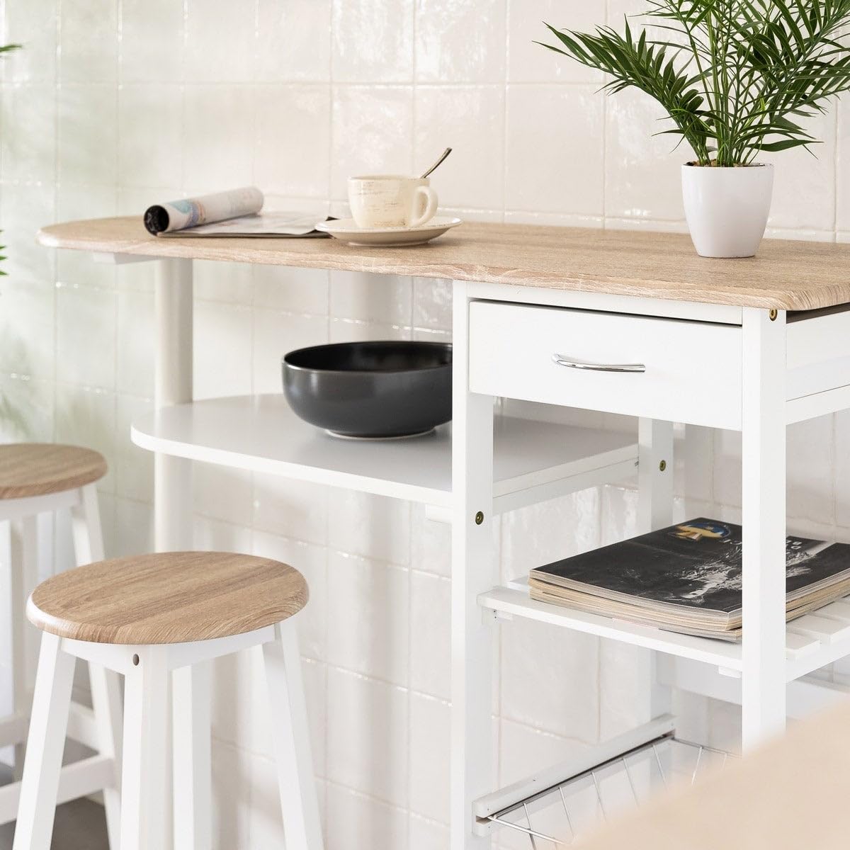 LOLAhome Conjunto de Mesa Barra y 2 taburetes con 1 cajón, 2 estantes, Cesta extraíble y botellero para Cocina de MDF Blanco y Natural