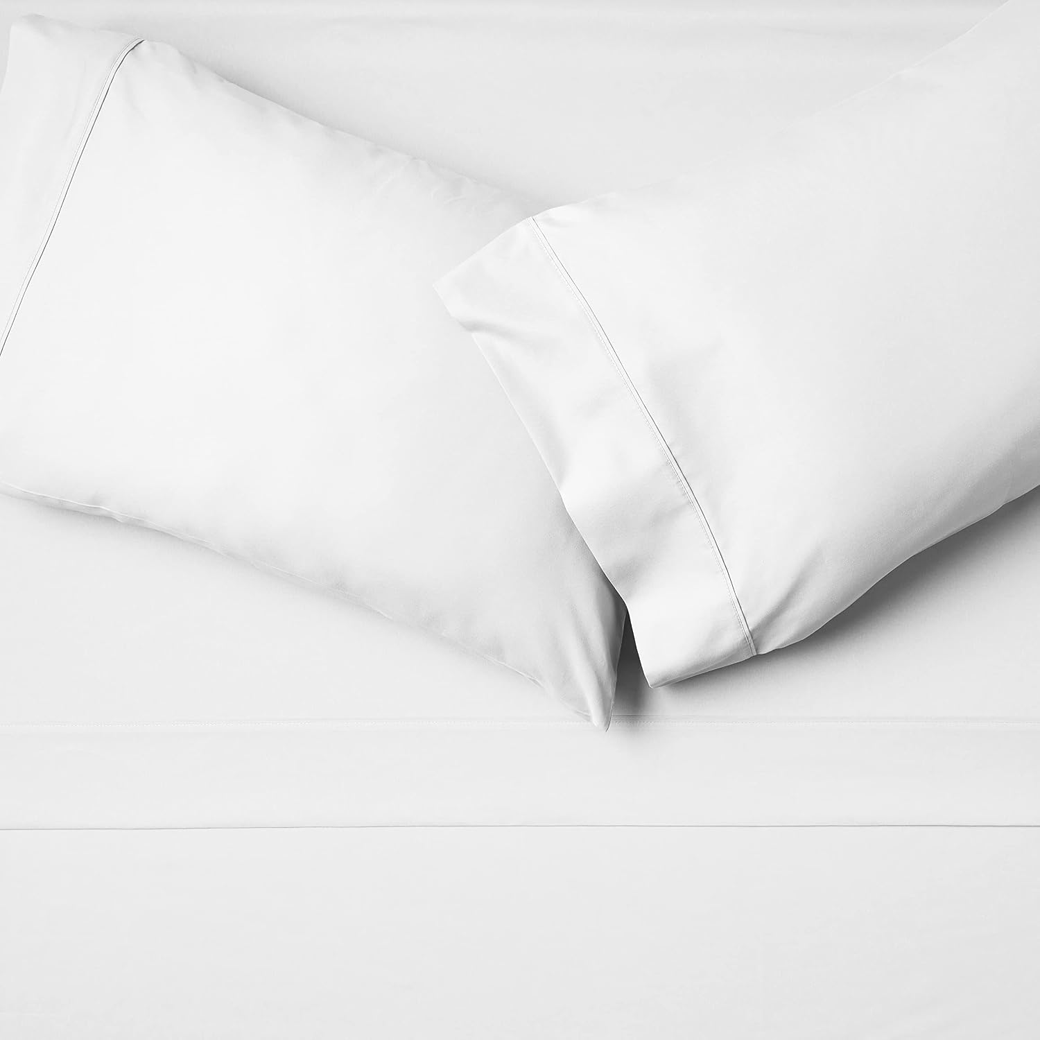 Amazon Basics Lightweight Super Soft Easy Care Microfiber Bed Sheet Set with Two Pillowcases - Twin, Bright White