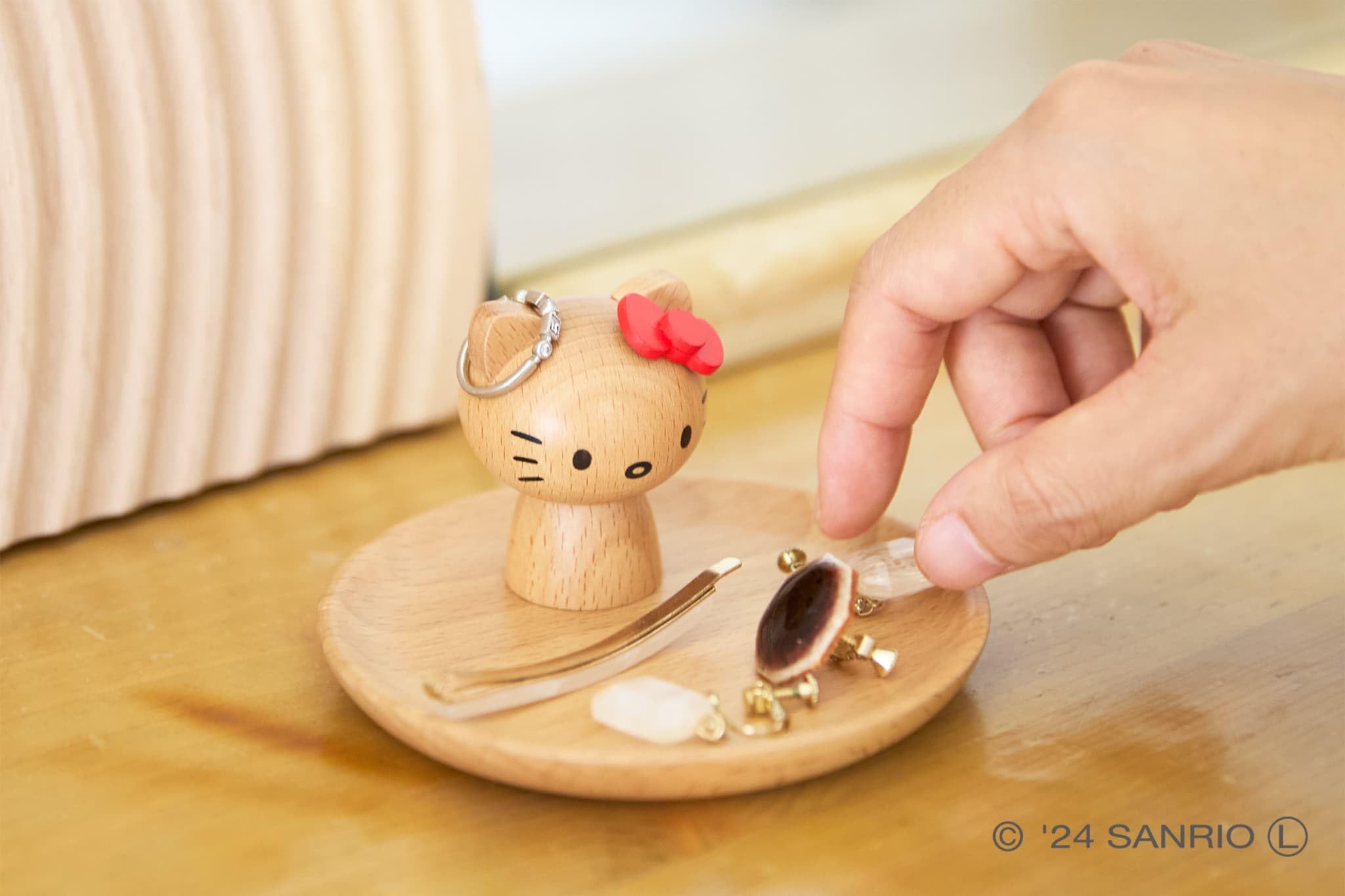 Amazon.co.jp: サンリオ ハローキティ アクセサリースタンド