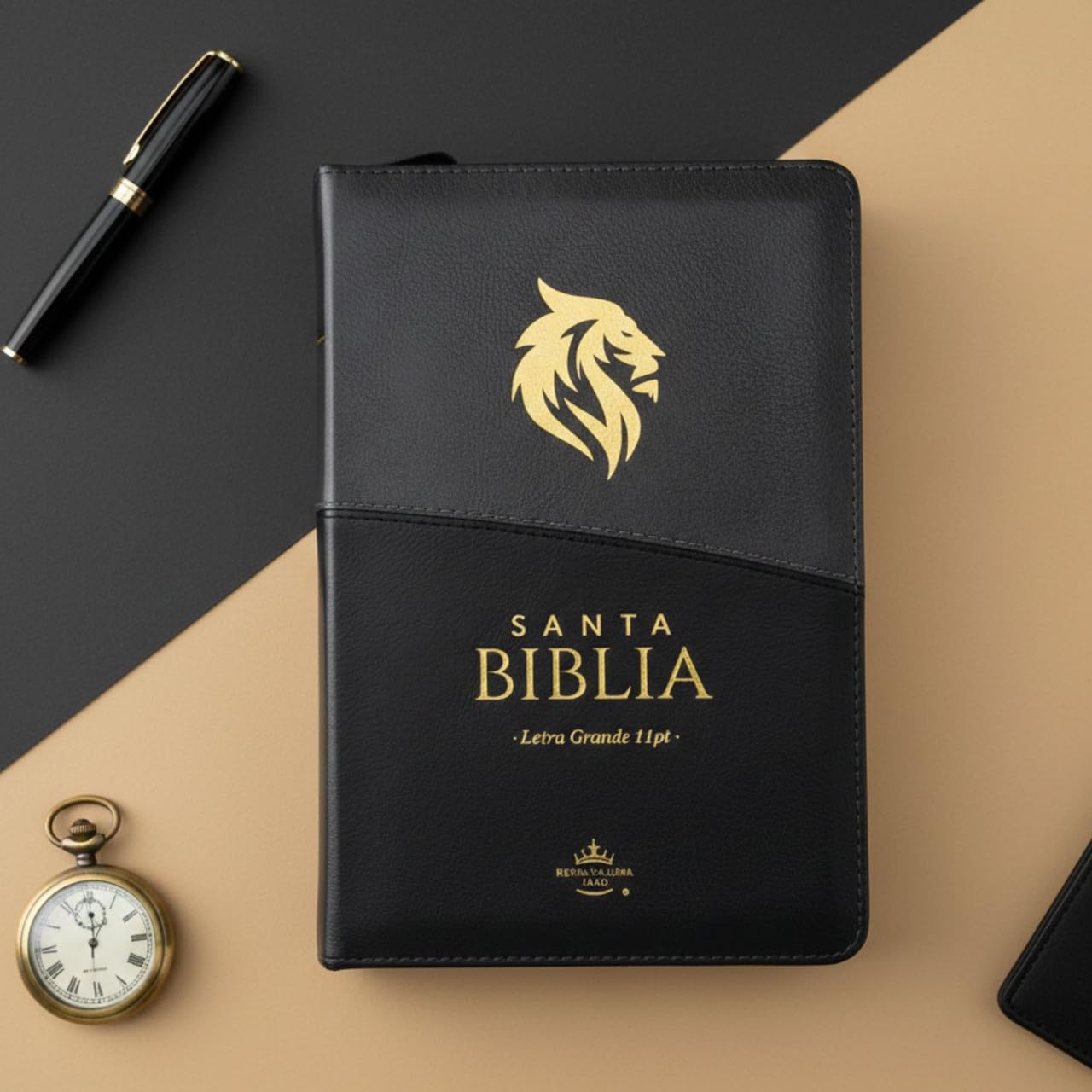 Biblia Leon Compacta Reina Valera 1960 Letra 11 puntos con Cierre imit piel negro gris leon en dorado con indice      Imitation Leather – January 1, 2026