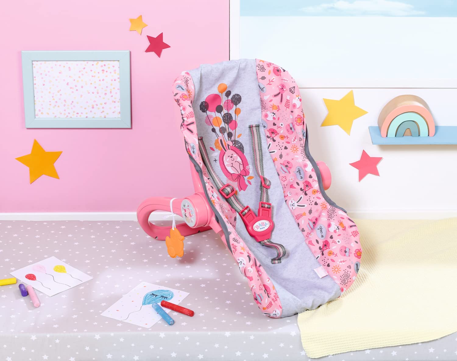 Baby Born Siège Confortable – Accessoire Multi-Usage, Peut être utilisé comme siège, Porte-bébé, siège à Bascule ou siège de Voiture. Convient aux poupées Baby Born de 43 cm