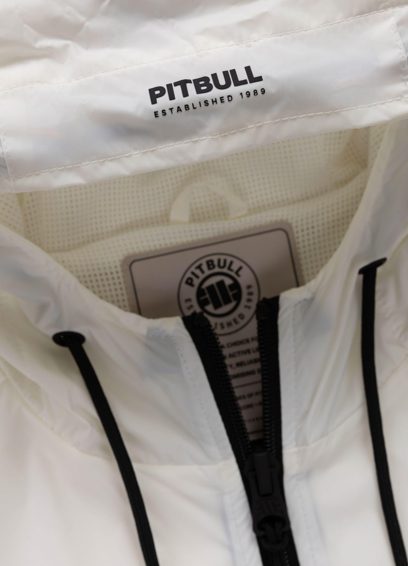 PITBULL - Męska kurtka przejściowa z kapturem, ATHLETIC TAPE, wiatroszczelna, kurtka softshellowa z zamkiem błyskawicznym, wygodne kieszenie boczne, kurtka wiosenna, kurtka softshellowa