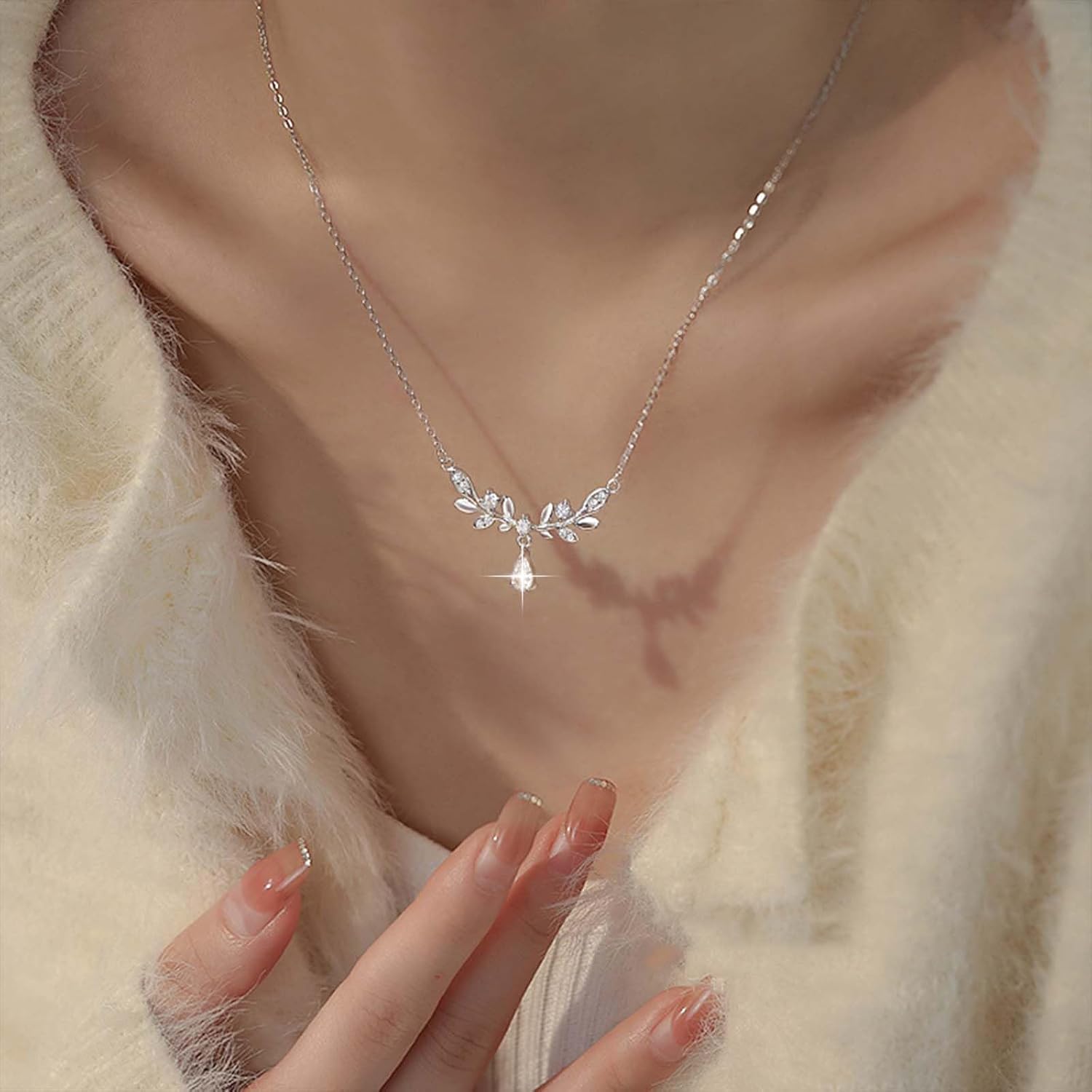 Vintage Teardrop Crystal Leaf Choker Necklace Silver Oval Rhinestone Pendant Necklaces crystal Leaf Necklaces Cz Collar Necklace Chain Jewelry for Women - Image 2