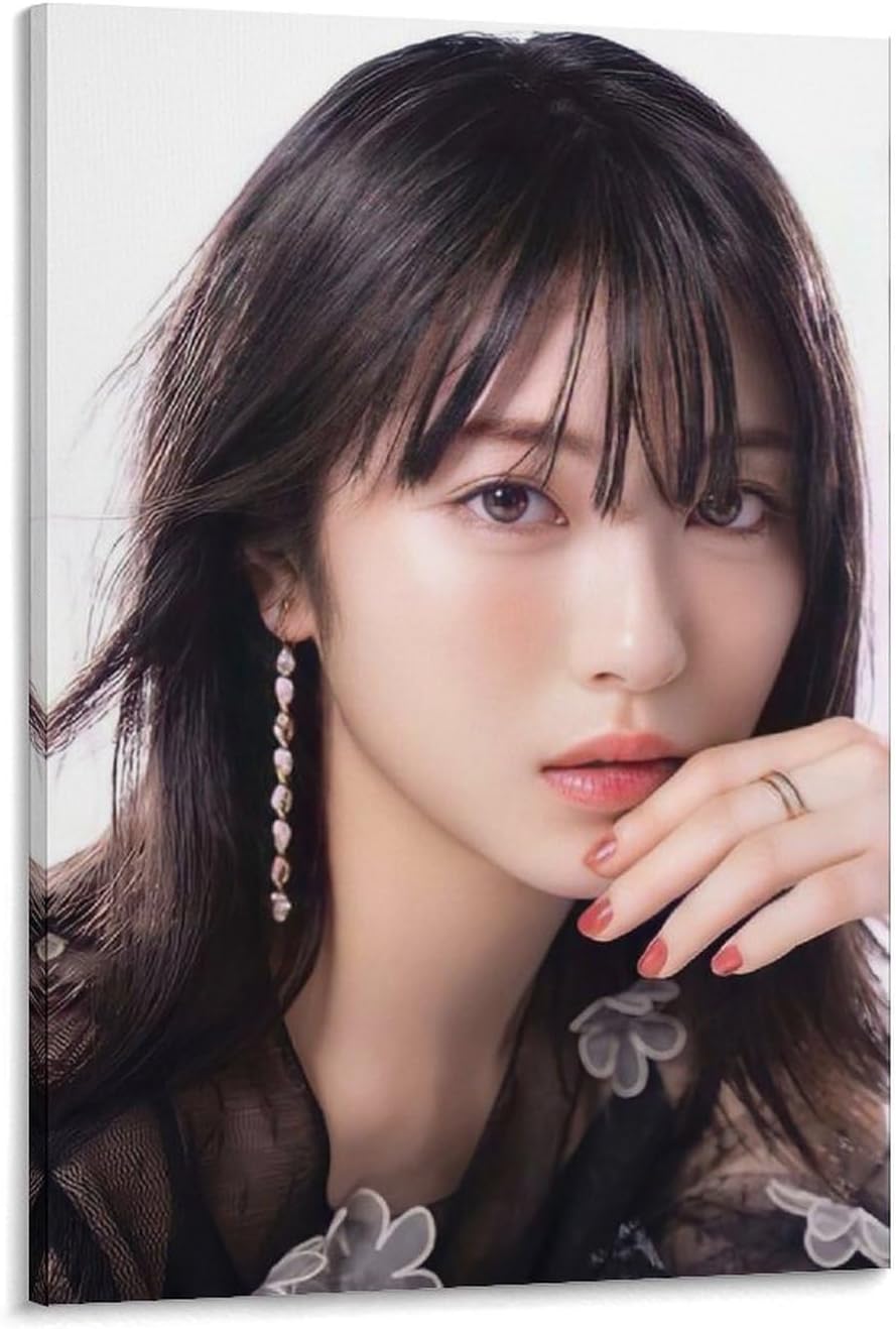 赤い目の浜辺美波が妖しく微笑む…『映画 賭ケグルイ』ポスターが