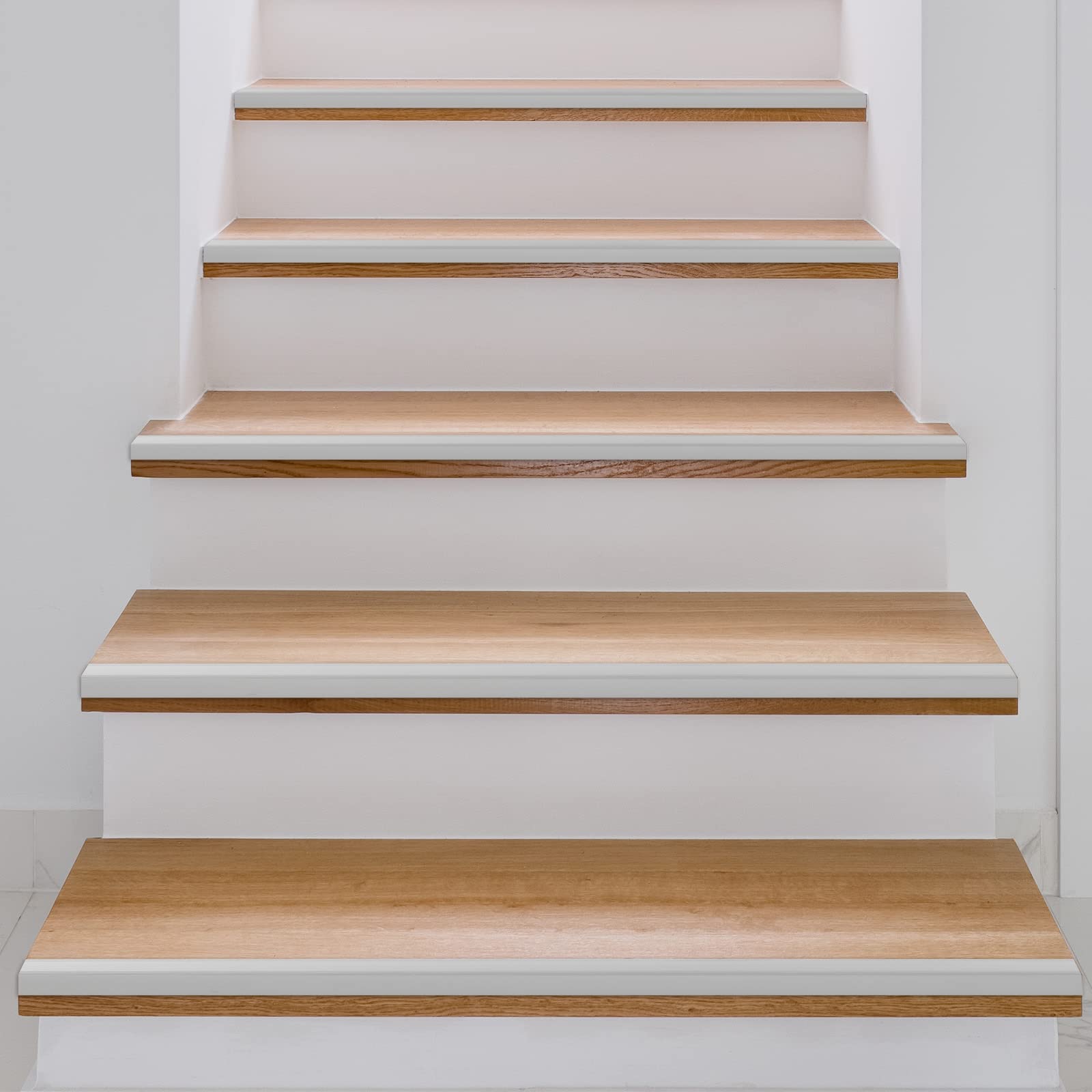 Floordirekt Perfil de borde de escalera en forma de L de aluminio, 1 unidad. 134 x 3 x 2 cm – Preperforado – Plata – para parqué y laminado – Incluye material de montaje – Perfil de borde de escalón