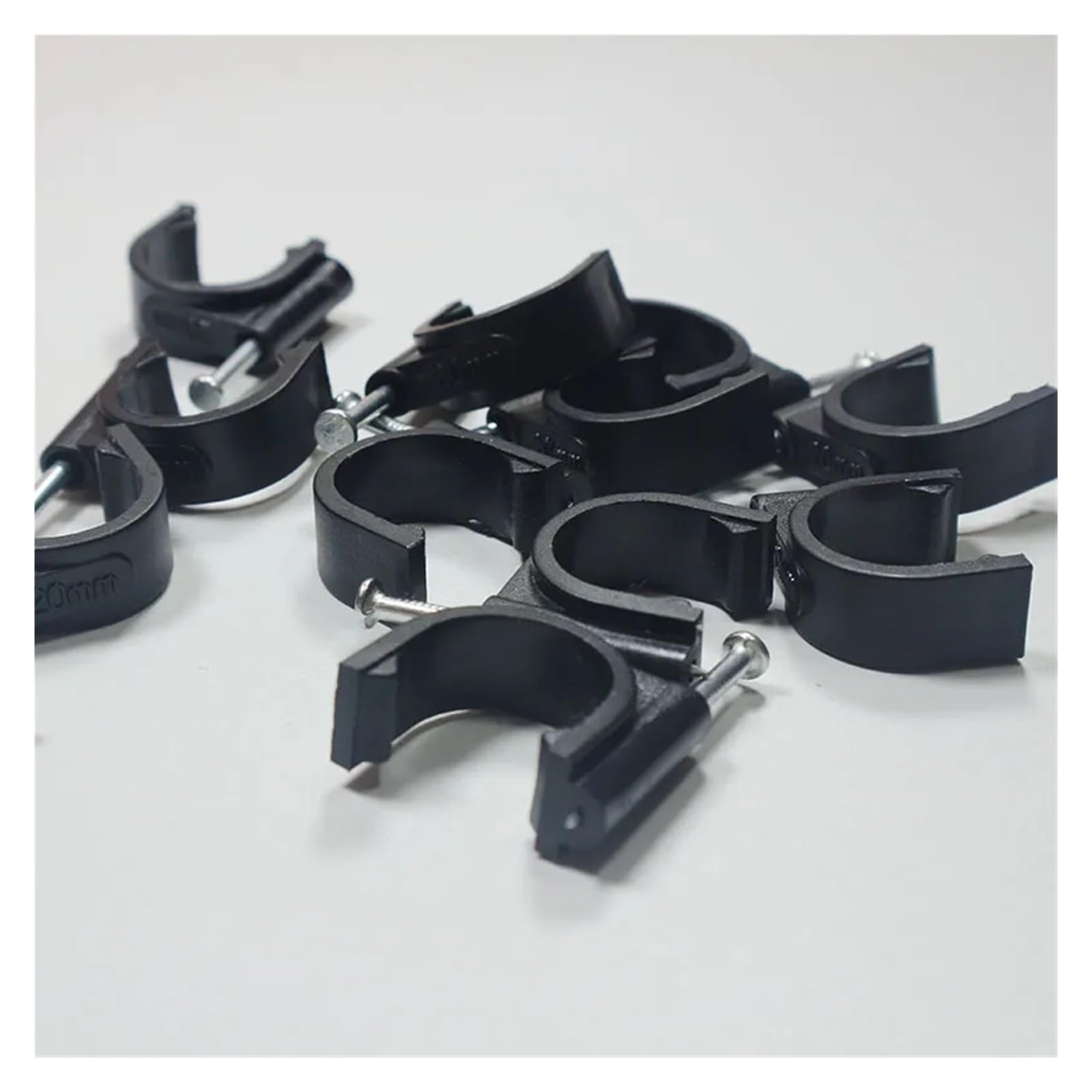 50 Teile/Paket PE Kunststoff 20mm Kreis Kabel Clip C-förmigen High Carbon Stahl Nägel Kabel Clips Draht Wand Halter