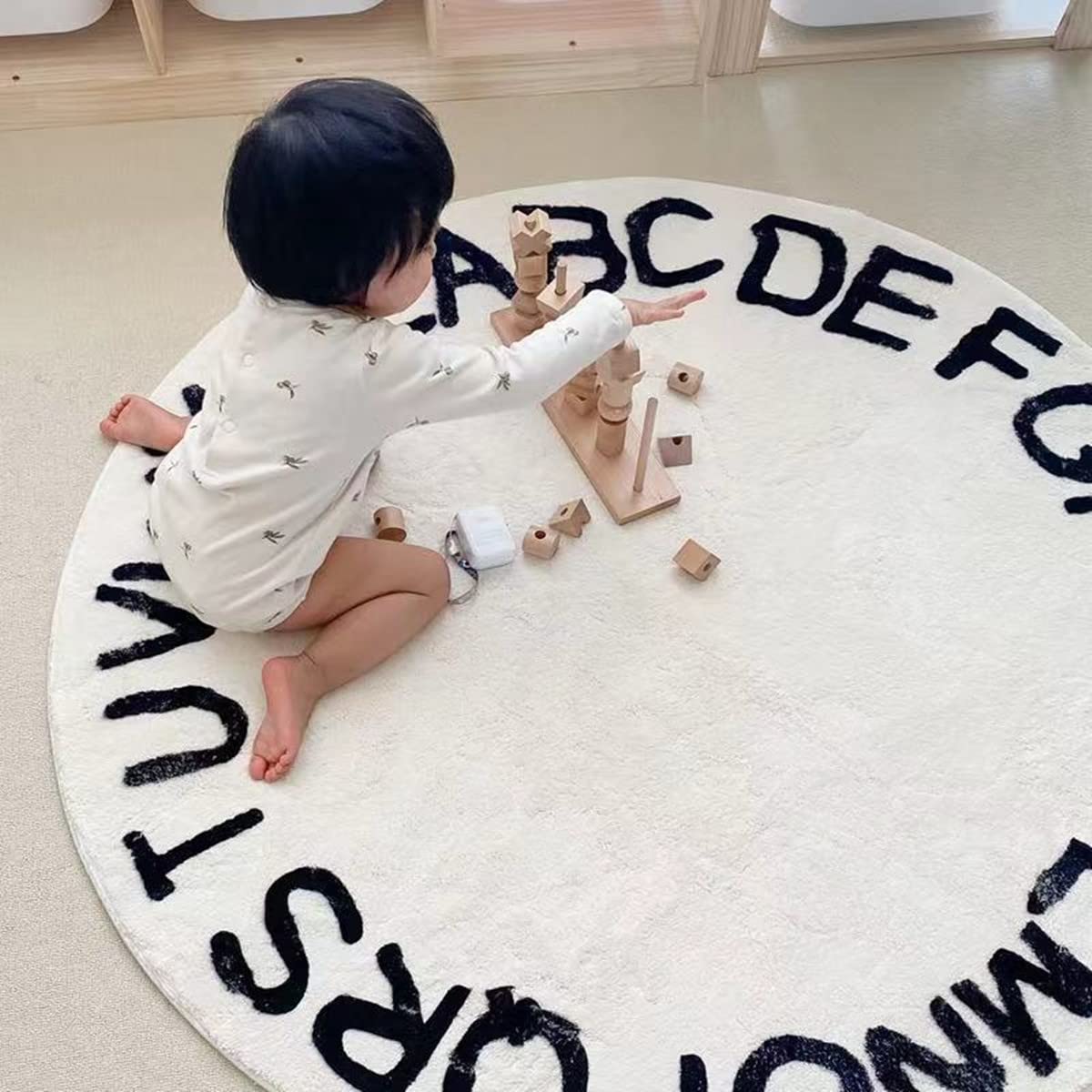 ABC Alphabet Runde Teppich weiche Cartoon Plüsch Teppich niedlich Teppich rutschfest für Baby Kinder Zimmer Klassenzimmer Kinderzimmer Zimmer Jungen Mädchen Zimmer Dekor (Schwarz, 120cm)