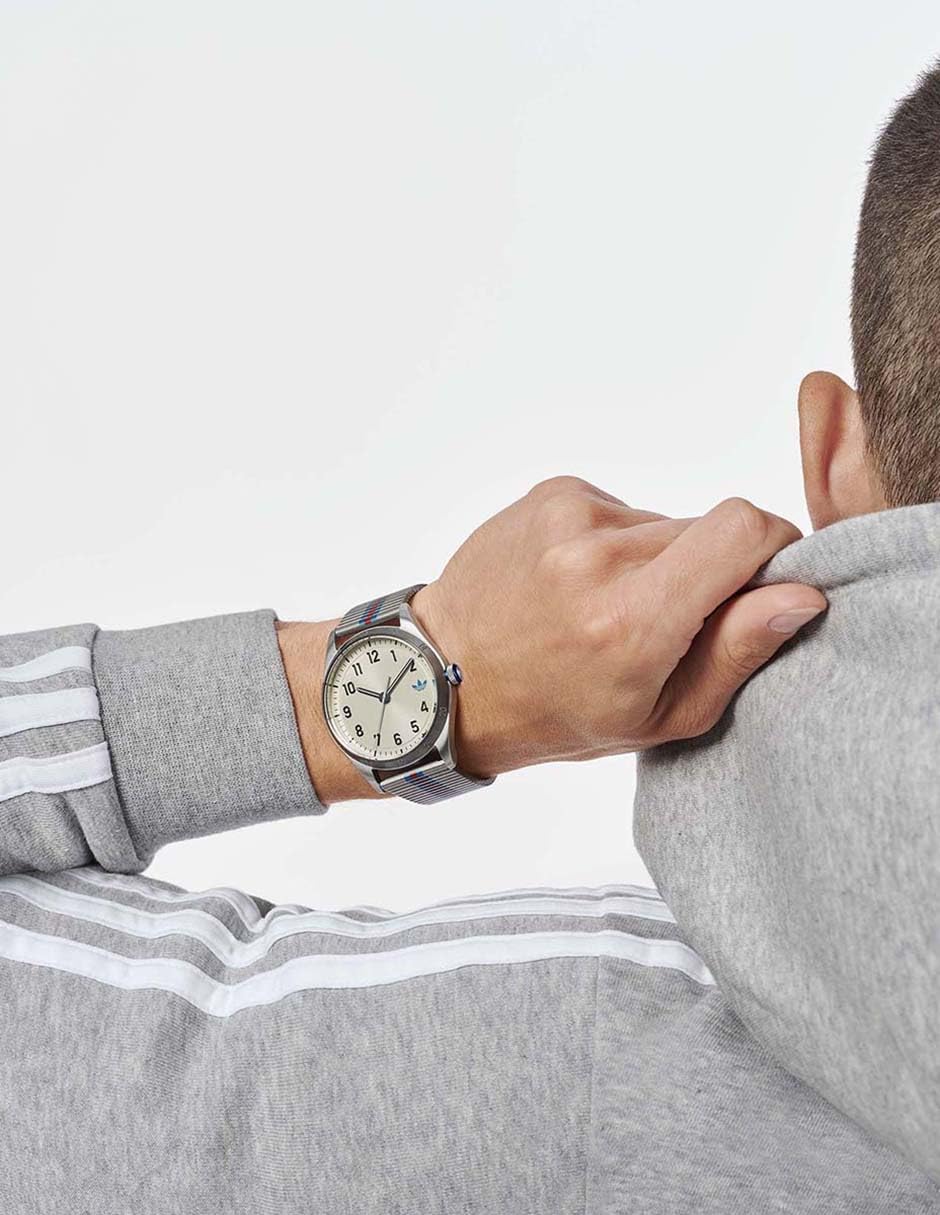 adidas Reloj Analógico para Unisex Adulto de Cuarzo con Correa en Acero Inoxidable AOSY235312I