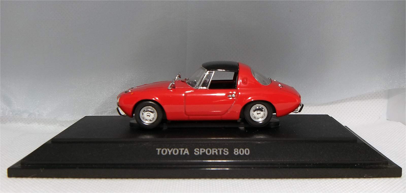 Amazon.co.jp: エブロ 1/43 トヨタ スポーツ 800 レッド 完成品 : おもちゃ