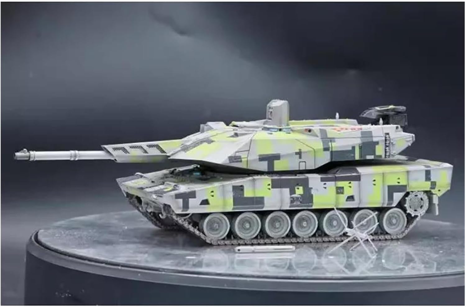 Realistic Tank 1:72 Scale for KF51 with Loose Rockets Tank Model Kit Static Die Casting Collectible Ornaments Static Tank Model