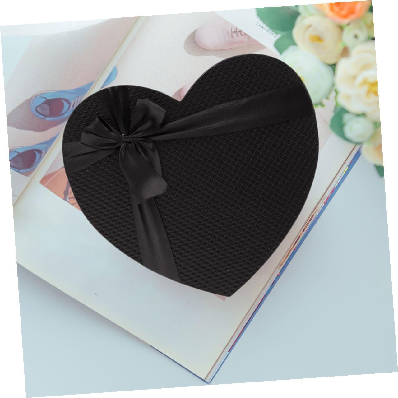 Hemoton Heart Shaped Packaging Boxes Black Paper 2pcs Large Valentine’s Day Candy Flower Packing Box for Floral Arrangements and Creative Packaging