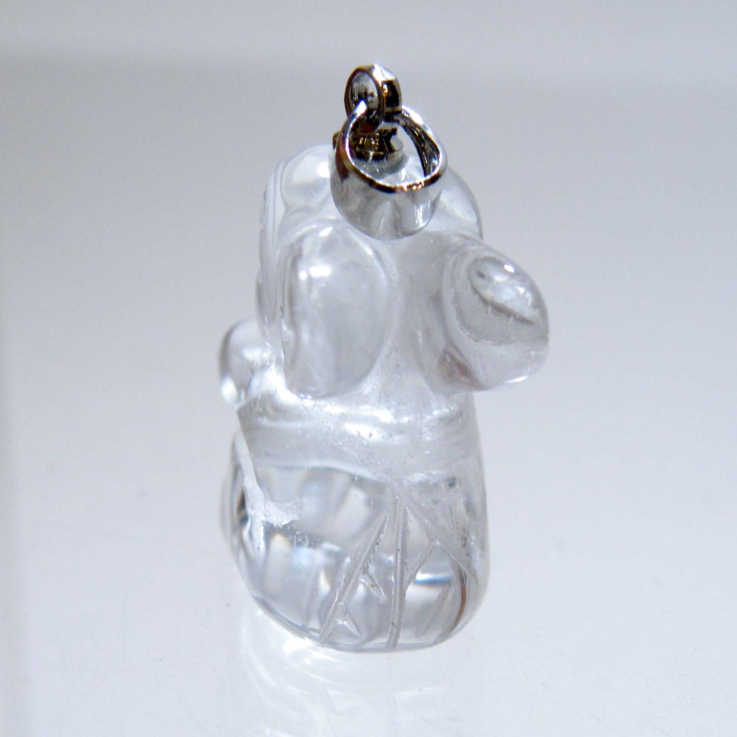 Amazon | [天然石デザインビーズ] 水晶彫刻ペンダントトップ うさぎ