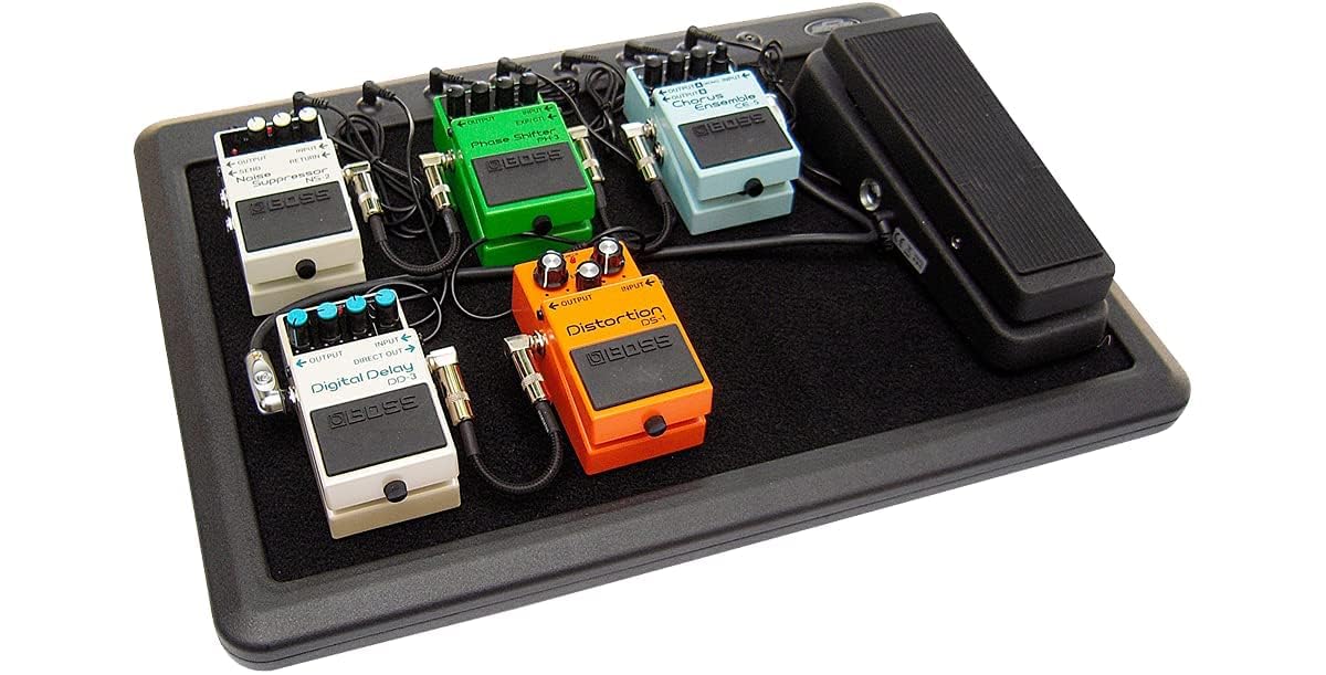 SKB 8-Port-Pedalboard – 9 V Gleichstrom, inklusive Gigbag