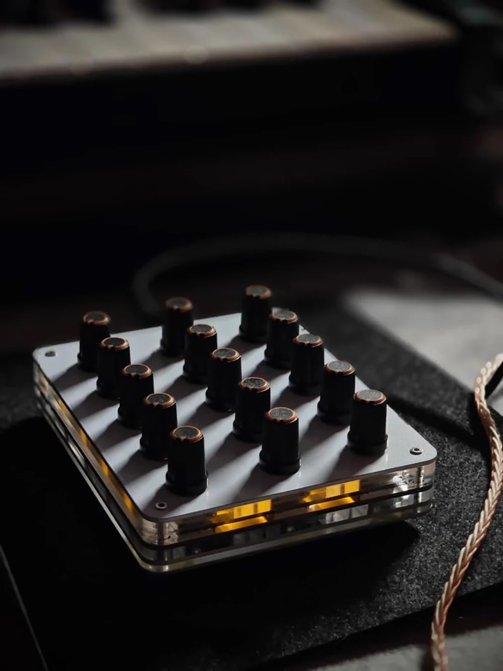 Controlador MIDI CC de 15 Perillas con Mapeo Personalizable, Control DAW USB-C para Producción Musical
