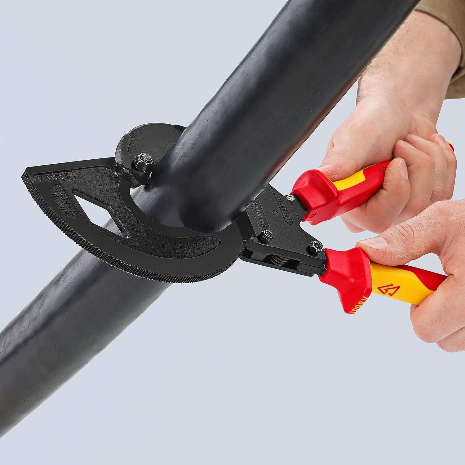 KNIPEX Cesoia a cremagliera in blister isolati, 95 36 320 | (sistema a cricchetto, 3 fasi); Con manici rivestiti in materiale