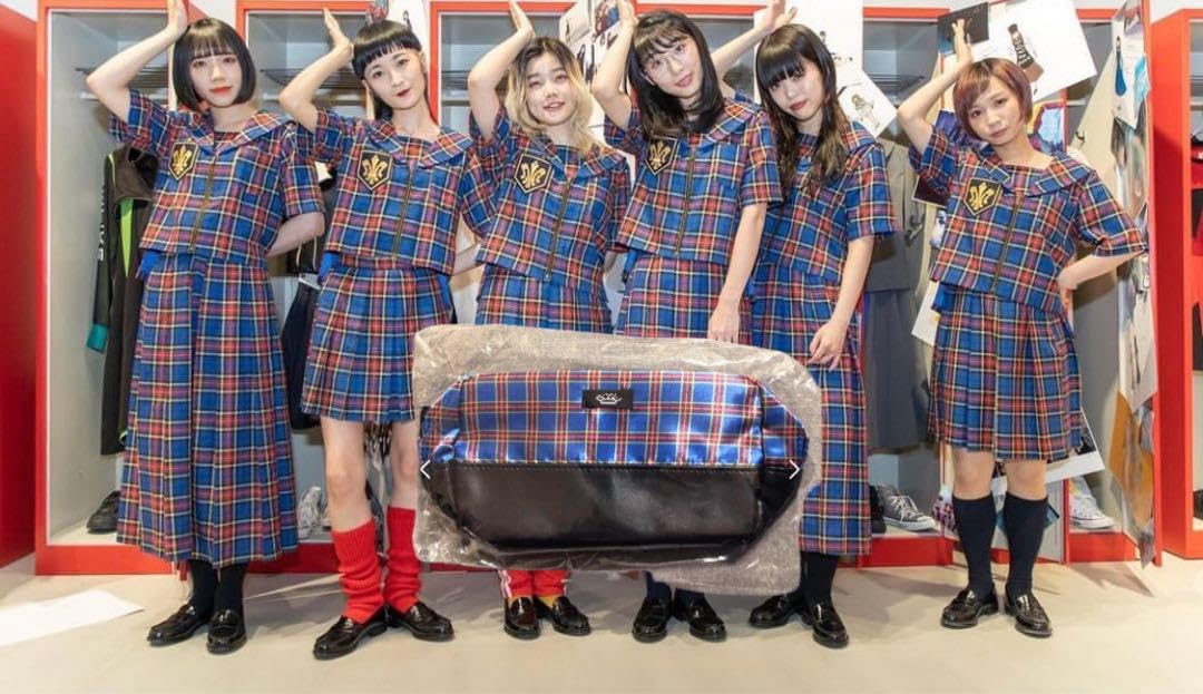 新品未開封 BiSH ポーチ 希少 衣装柄 Amazon.co.jp: BiSH ポーチ 衣装柄 : ファッション
