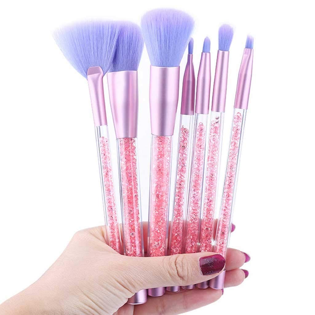 Pinceaux de maquillage lèvre et œil pour appliquer vos cosmétiques sans trace