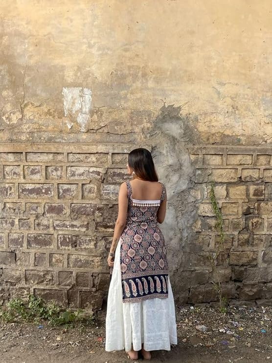 Image of Women's Sleeveless Ajrak Print Kurti - Pure Cotton, Straight Fit Cambric Jaipuri Printed Kurti