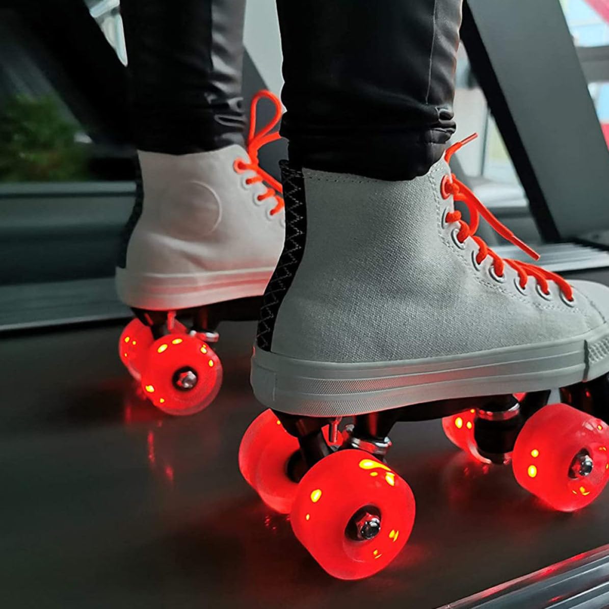 jojofuny Ruedas de Patinaje Pu Luces Rojas Intermitentes para Patines de Doble Hilera, 4 Piezas para Patinaje Artístico y Casual en Interiores