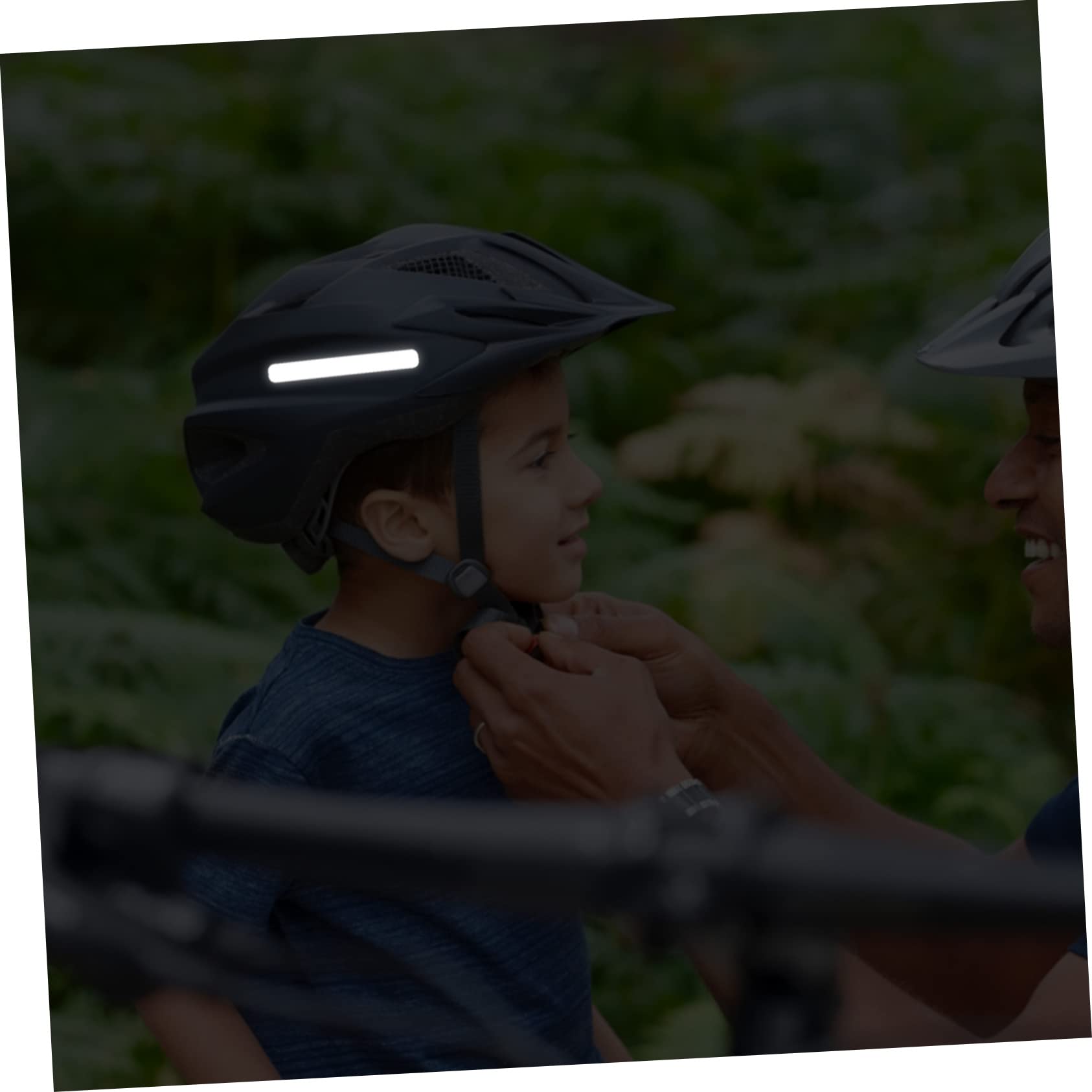 PACKOVE 5blätter Reflektierende Aufkleber Für Helme Teiliges Schwarz Selbstklebend Und Sicher Für Fahrrad Skateboard Und Skihelme Erhöhte Sichtbarkeit Und Bei Nacht