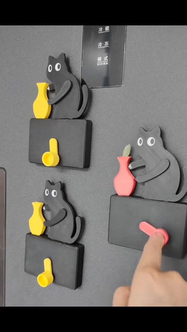 Imán Decorativo Gato Negro con Jarrón Giratorio miniatura 7