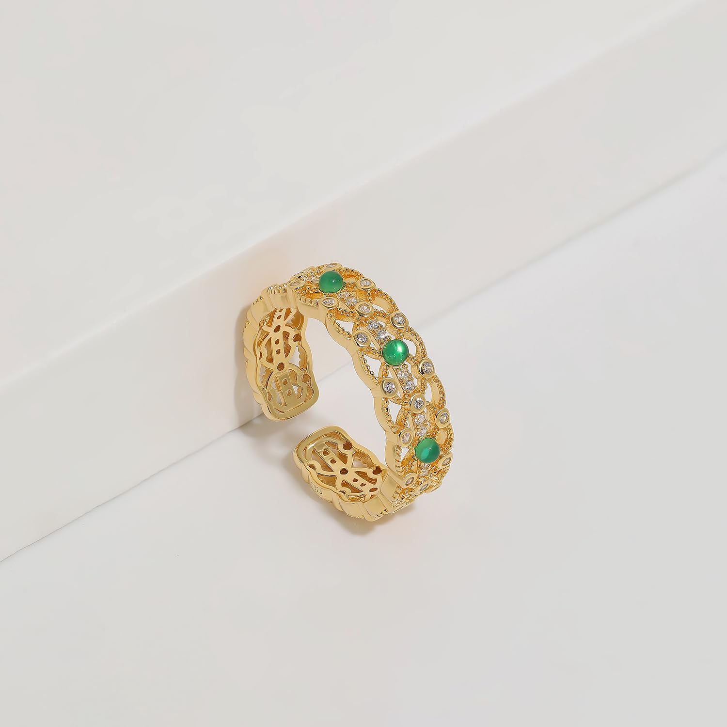 Meissa Bague Émeraude Plaquée Or pour Femmes Bague Vintage Ajourée Ajustable Anneau Pierre Verte Bijou Élégant Statement Cadeau