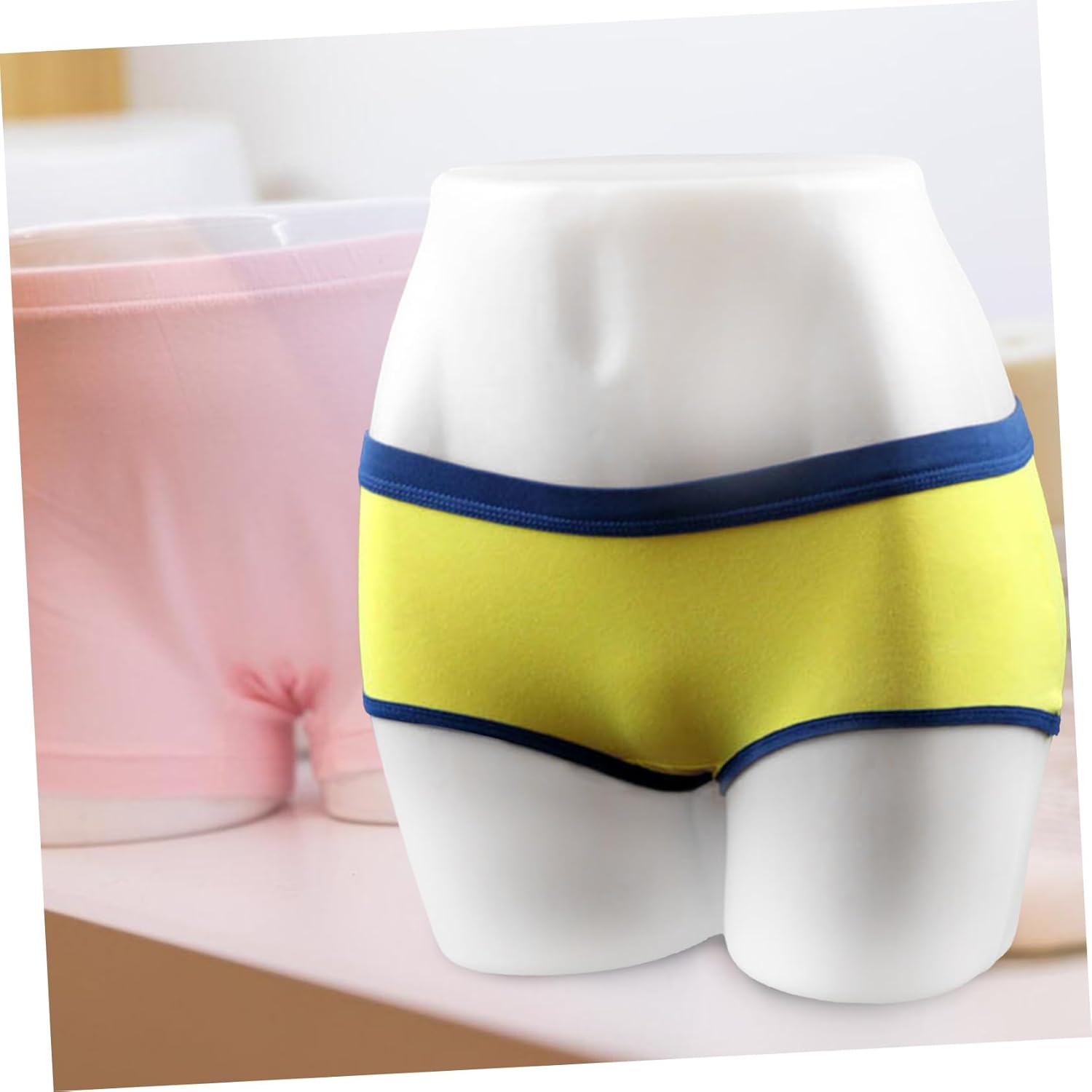 Female HIPS Mannequin Lower Body Full Butt Form for Underwear Display Sturdy Plastic for Window Display Realistic Skin Tone Design Versatile Prop Lingerie Stores