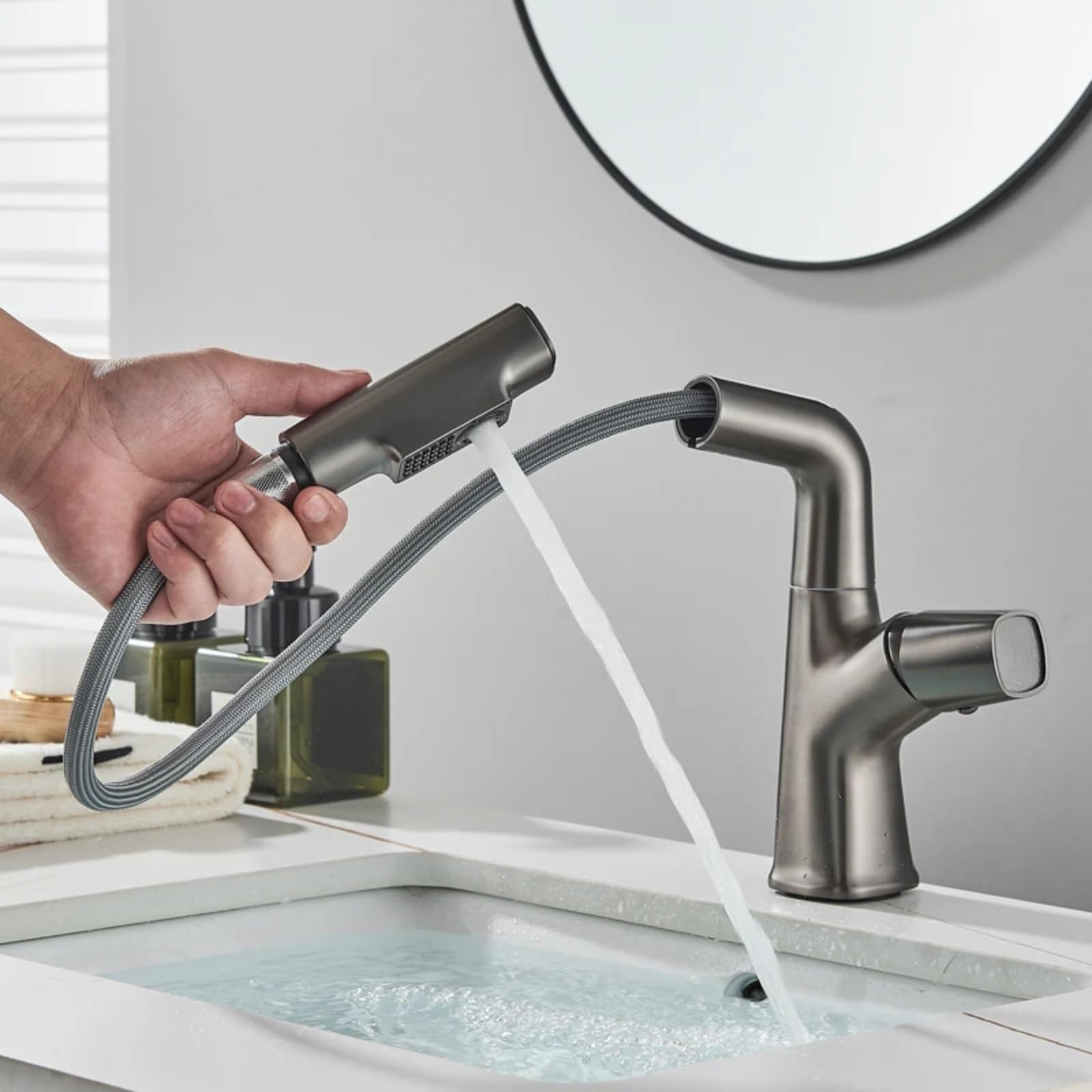 Robinet de lavabo extractible pour simplifier la routine matinale dans la salle de bain