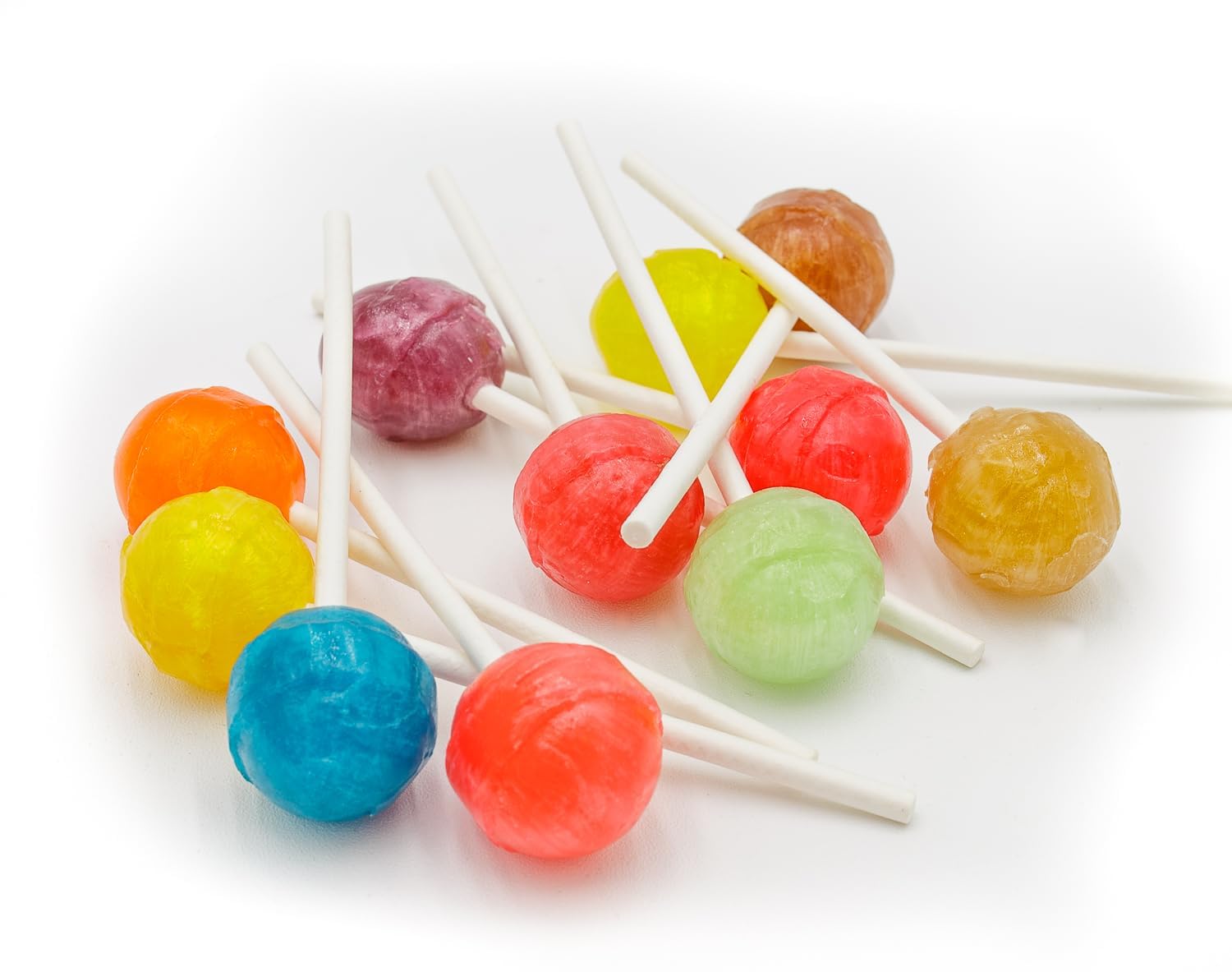 ORIGINAL (500) Count Bulk Mix Lollipops |16 Flavours |, Suckers Hard Candy, Gluten Free Candies, Assorted Flavors, Individually Wrapped Lollipops for, Birthday, Halloween, Any Occasion! BY MAJUU CONNECT