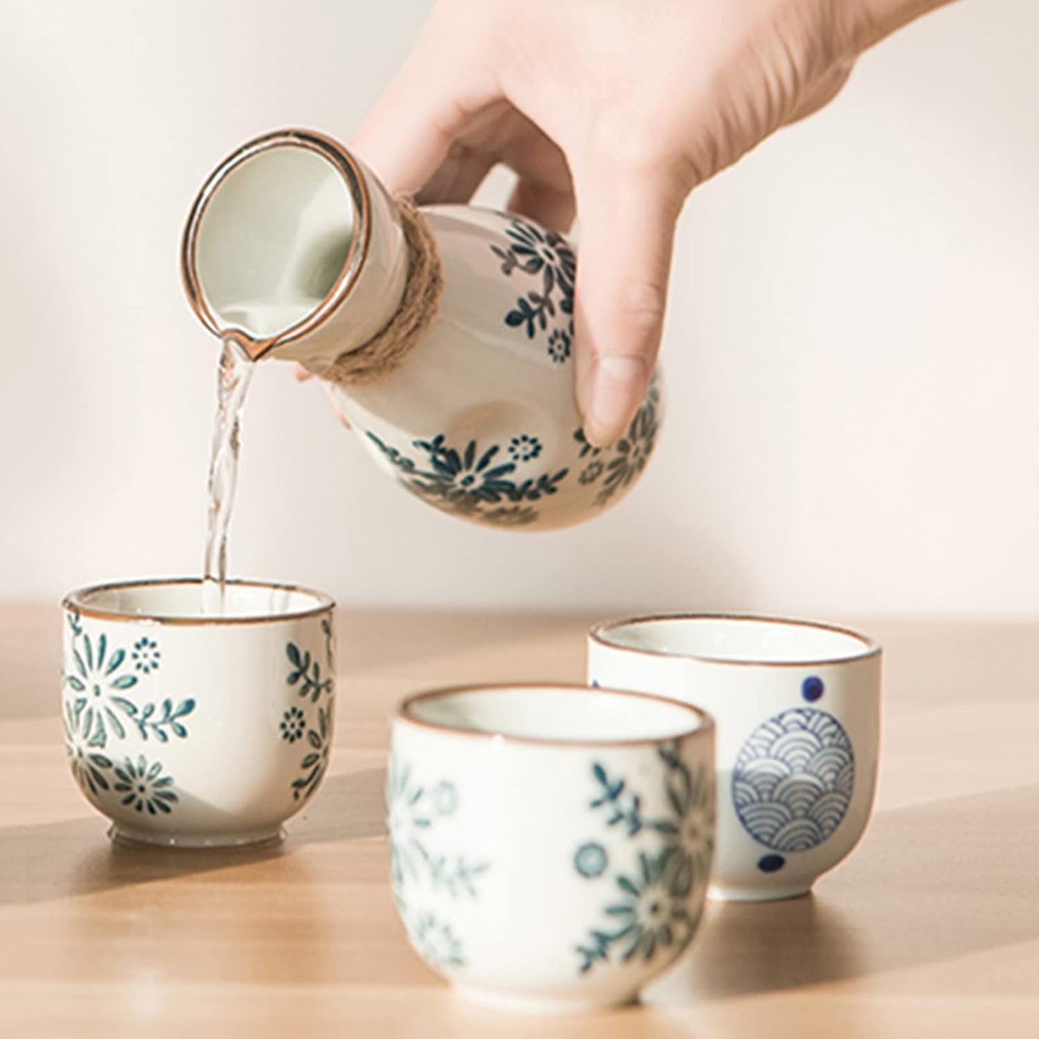 Sake Cup Set*5 Pieces Sake Set, Traditional Japanese Ceramics Sake Cup Set, Elegant Design Best Gift for Family and Friends, with 4 Sake Cups and 1 Sake Pot Mugs (Color : A)(Size:B)