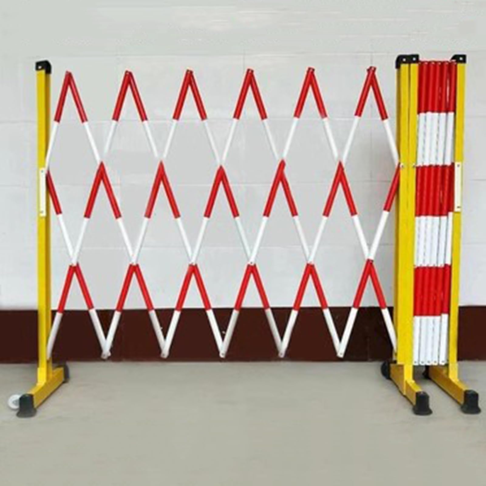 Barrière métallique rétractable rouge 1,5x3 m pour sécuriser les garages et rues