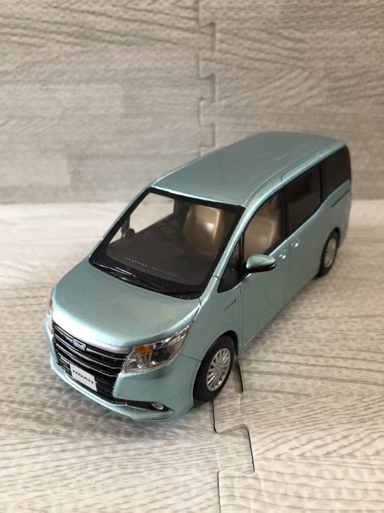 非売品 トヨタ ノア 80系 カラーサンプル ミニカー ハイブリッド Amazon | トヨタ ノア ハイブリッド 80系 カラーサンプル