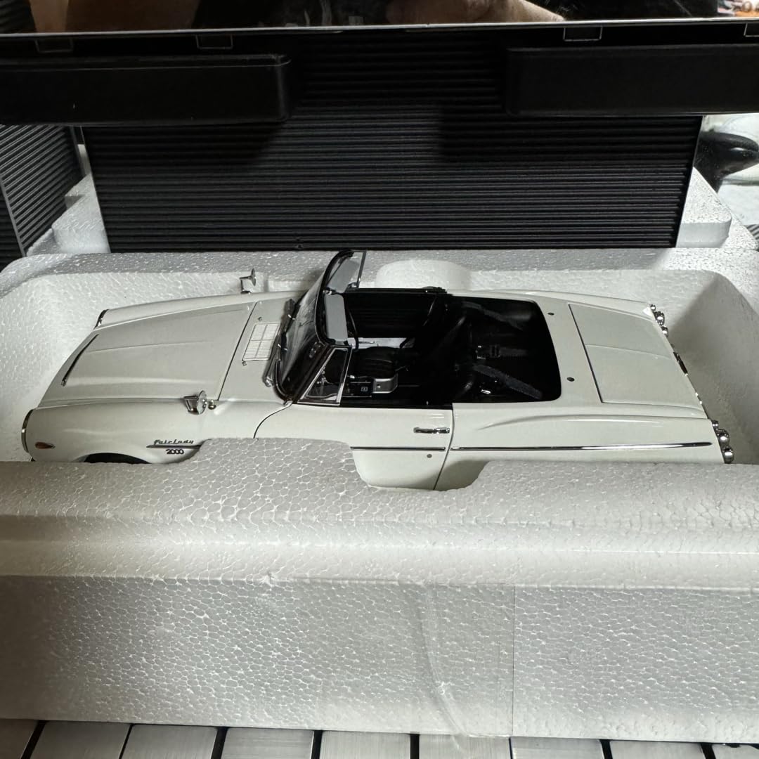 未展示品 オートアート 1/18 ダットサン フェアレディ 2000 SR311 Amazon | オートアート 1/18 ダットサン フェアレディ 2000